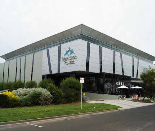 commercial window cleaning frankston-private-hospital