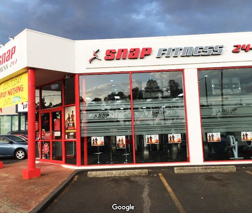 commercial window cleaning snap-fitness-vermont-south