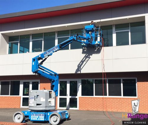 window-cleaning-in-st-pauls-primary-school-Bentleigh-VIC-3204-using-boom-lift