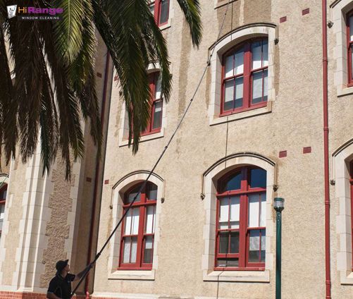 commercial-window-cleaning-watsonia-loyola-college